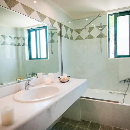 Phoenix Hotel 4*