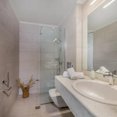 Phoenix Hotel 4*